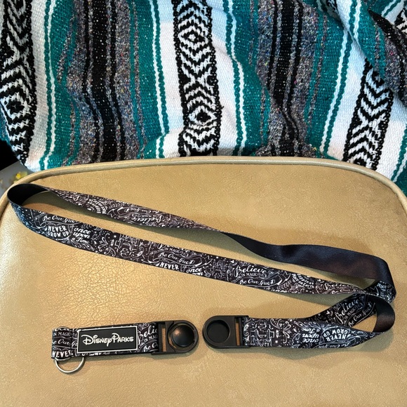 Authentic Disney Parks Lanyard Tag Key Chain Accessories Loop & release buckle - Picture 3 of 7